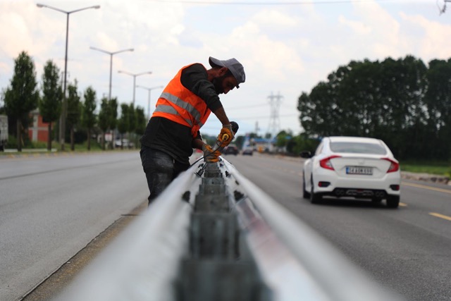 Metrobüs hattında çalışmalar hız kazandı: 10 farklı noktada, aynı anda çalışılıyor