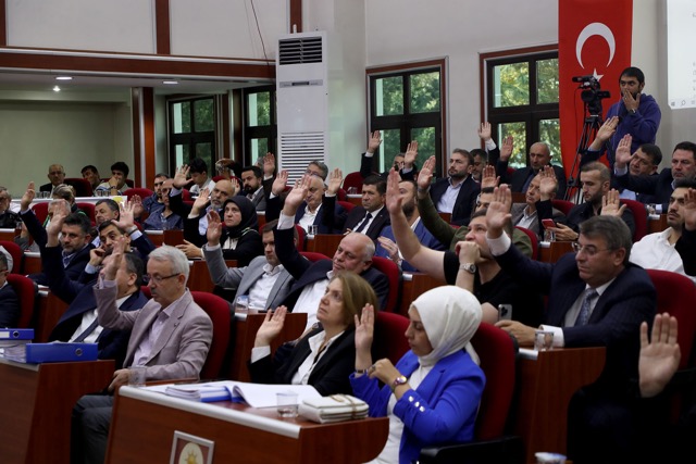 Meclis Toplanıyor. 64 maddelik gündem oylanacak