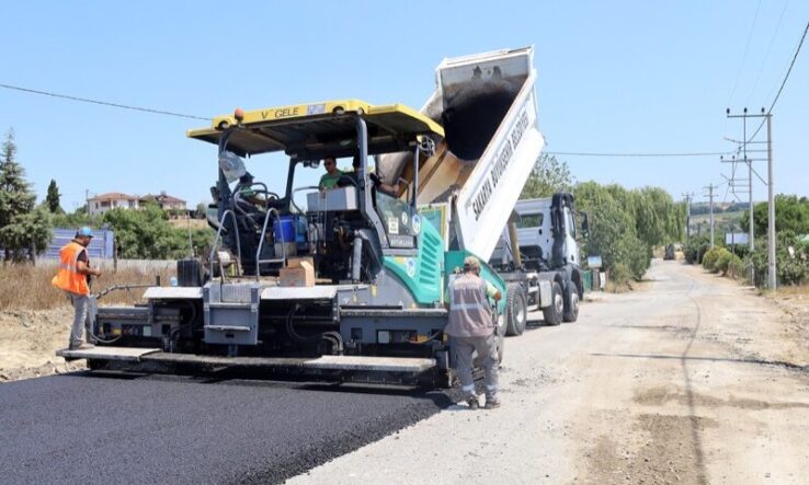 YOLBAK 50 kişilik ekiple Kaynarca’nın 10 kilometrelik yolunu yeniliyor