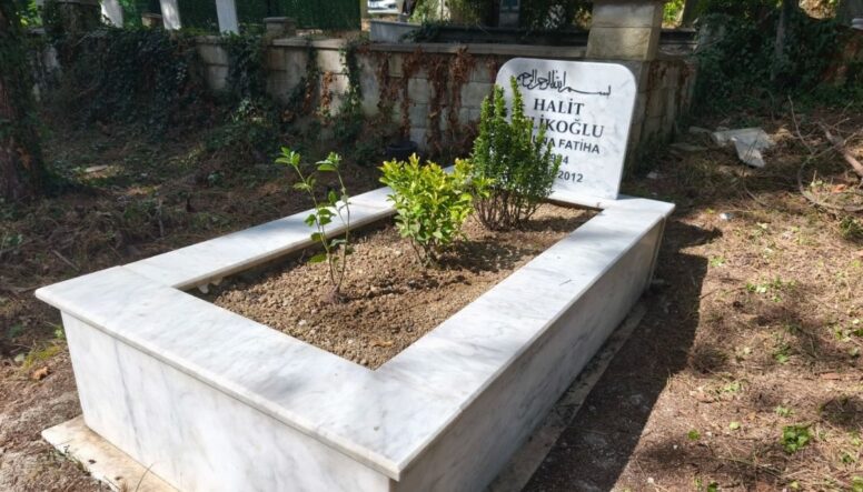 Usta söz yazarının kabri onarılarak yeniden düzenlendi